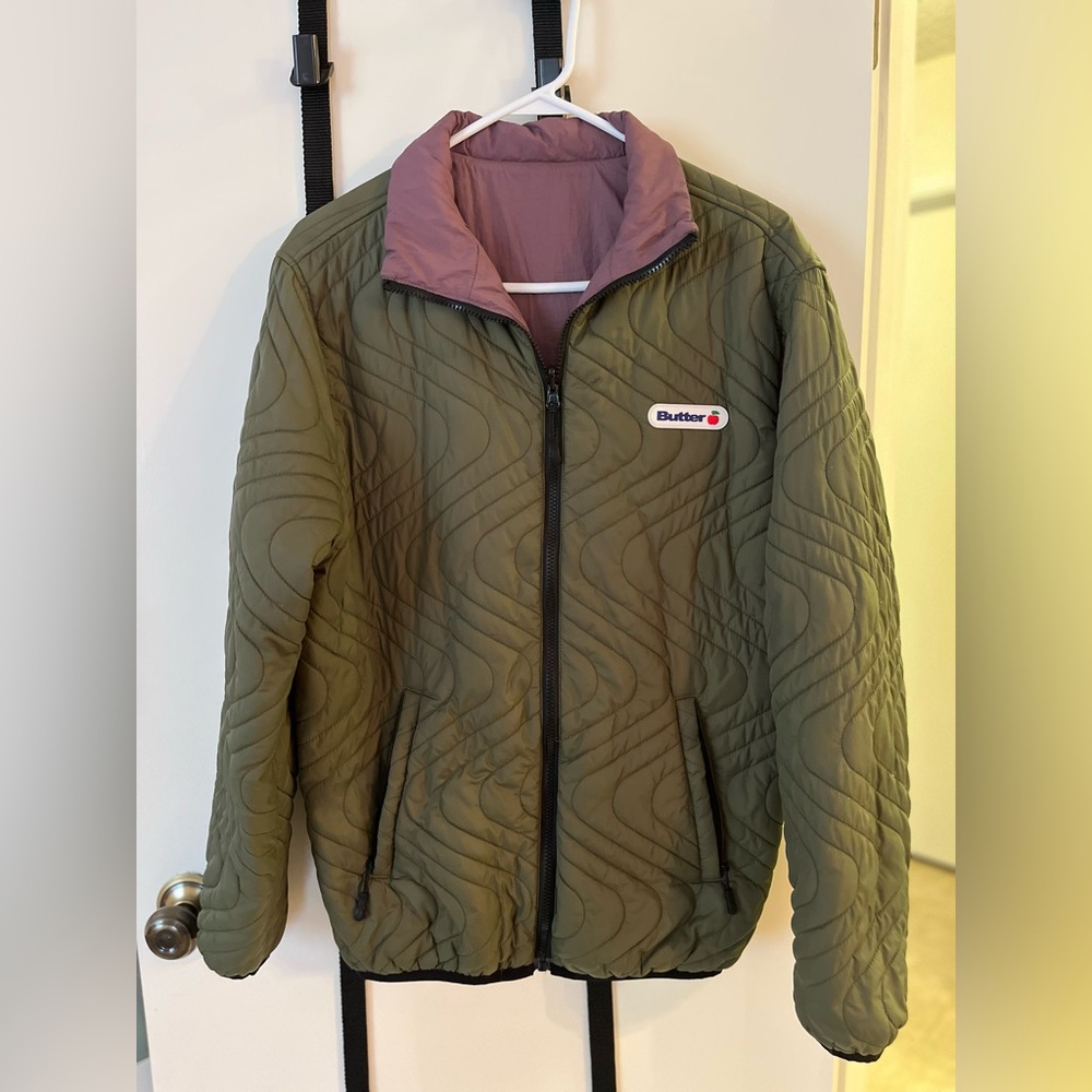 Butter Goods Reversible Puffer Jacket in Olive Green/ Purple - size S